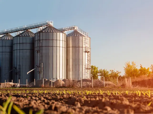 Service d'électriciens pour installation agricole et acéricole